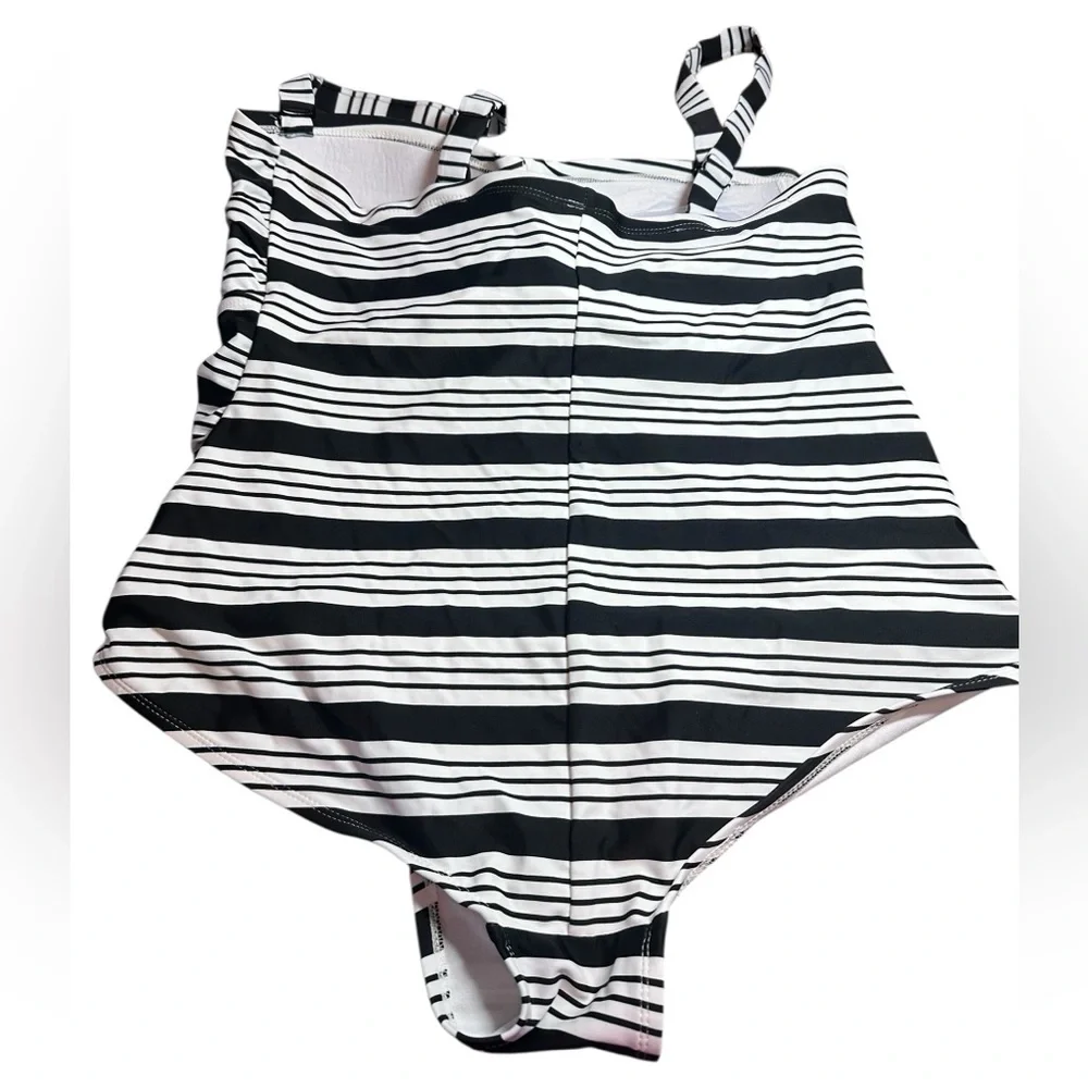 Catalina black white